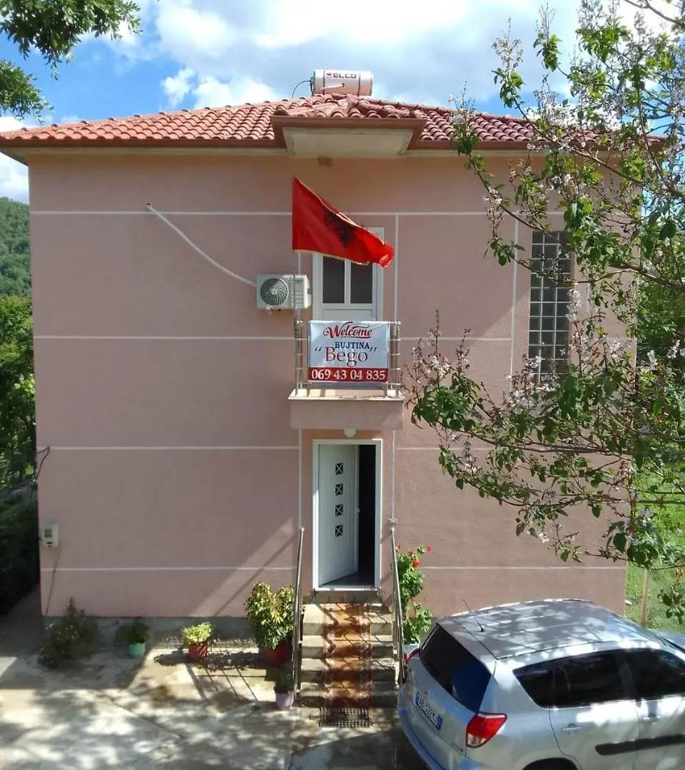 לינה וארוחת בוקר Zhaban Bujtina Bego